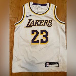 LA Lakers Lebron James Jersey Youth Small (8)
